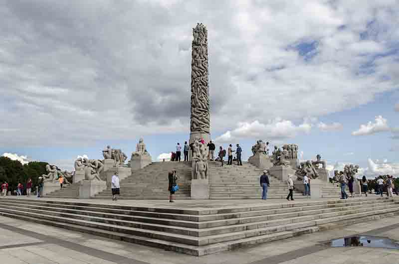 76 - Noruega - Oslo - parque Vigeland - El Monolito